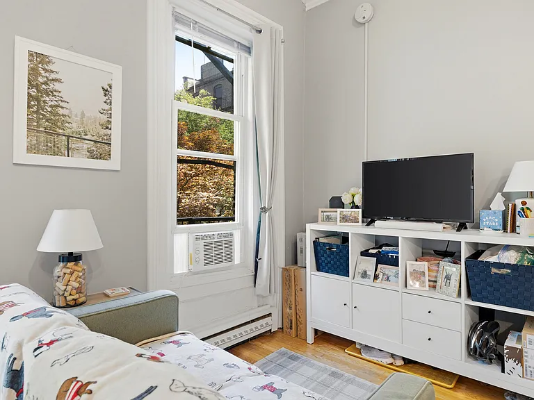 3 Saint Charles St #4 — Photo 1