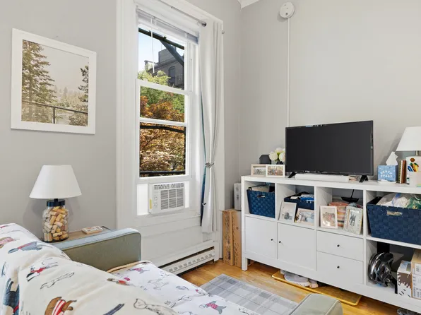 3 Saint Charles St APT 4, Boston, MA 02116