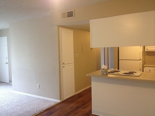 2nd image of 4948 Stamas Ln APT 3