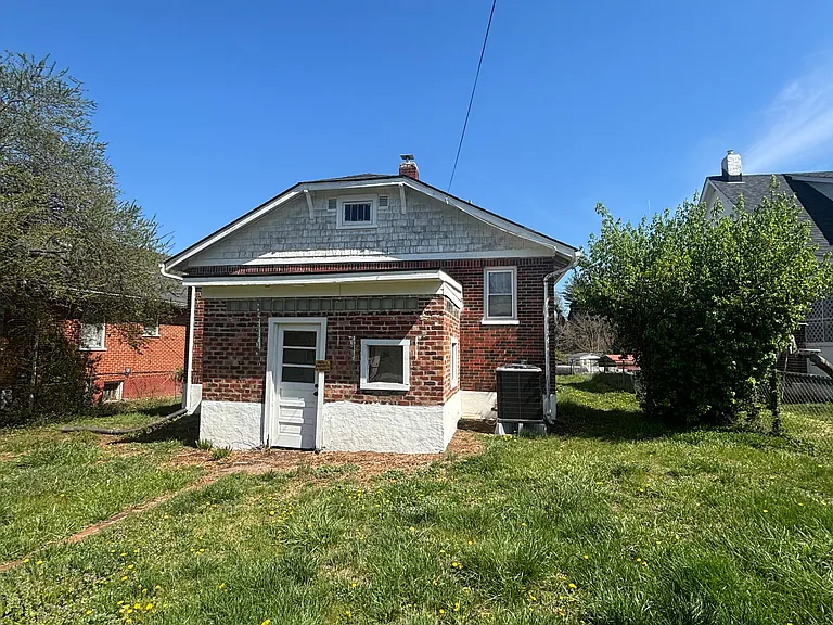 2632 Clifton St NW — Photo 12