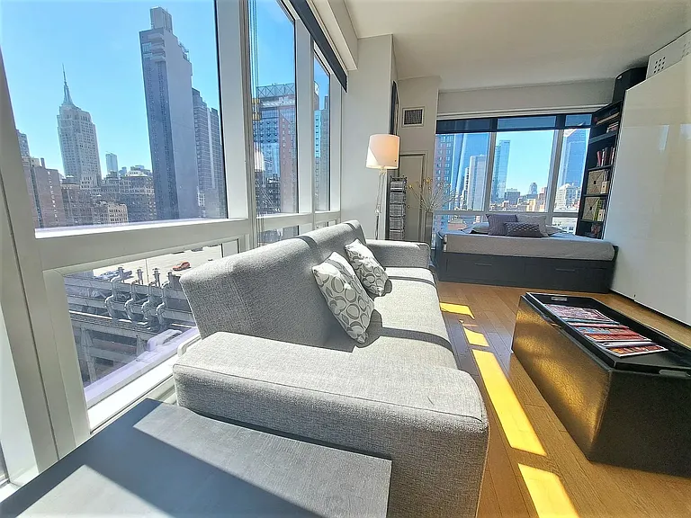 350 W 42nd St #17K — Photo 6
