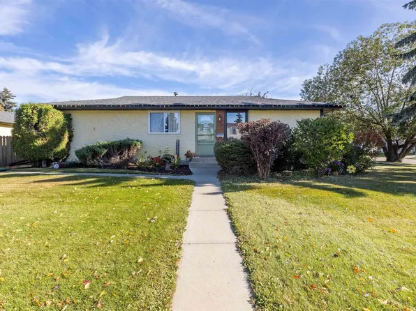 9012 99th Ave, Morinville, AB T8R 1K4