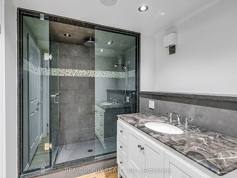 284 Bilbrough St — Photo 28