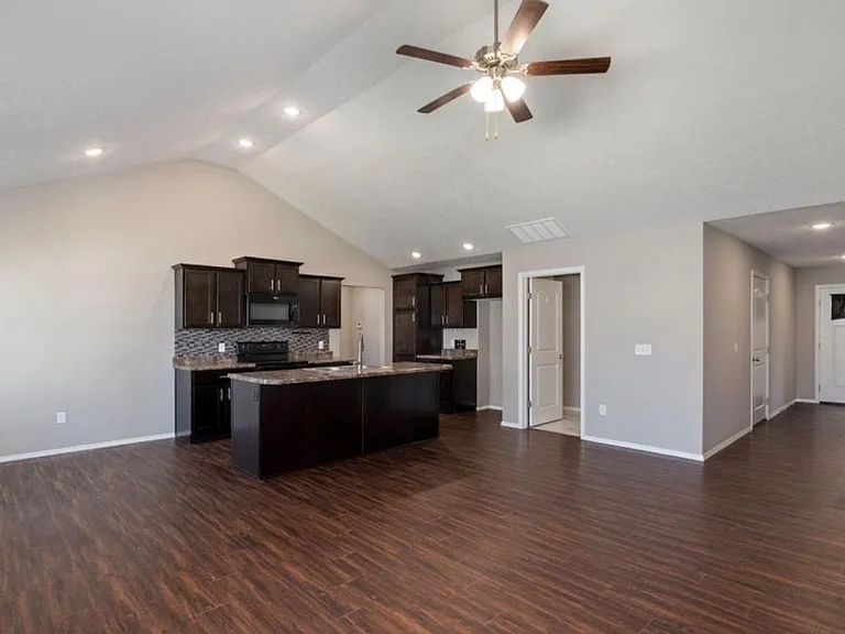 1450 S Olde Savannah Ave — Photo 3