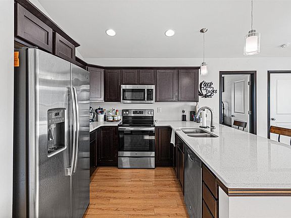 3rd image of 346 Cypress Ct
