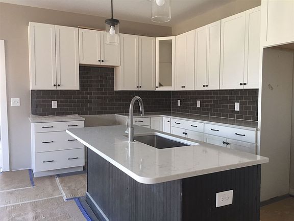 4th image of 515 N Churton St #307