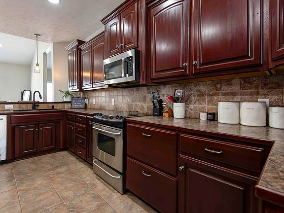 3rd image of 2362 Hazelwood Road