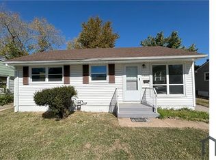 323 Shepley Dr, Saint Louis, MO 63137