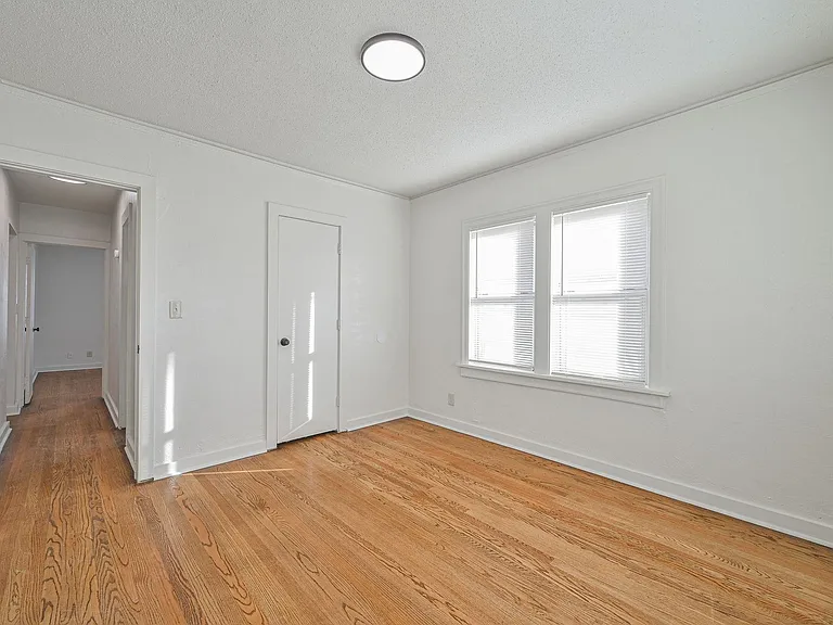 1805 NW 29th St — Photo 18