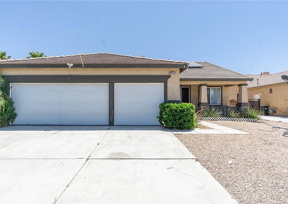 1st image of 14537 Oakdale Cir
