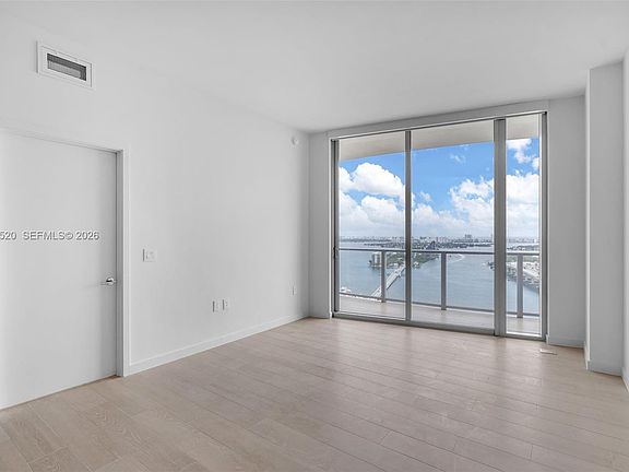 2nd image of 1400 Biscayne Blvd #2905