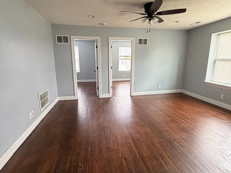 722 S Spring St — Photo 5