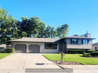 3003 W 10th St, Grand Island, NE 68803