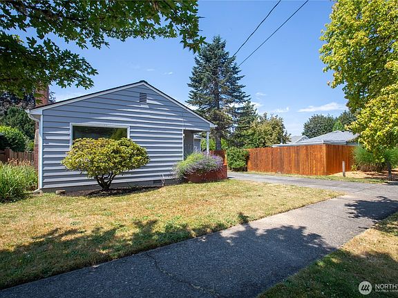 3rd image of 607 Turner Street NE