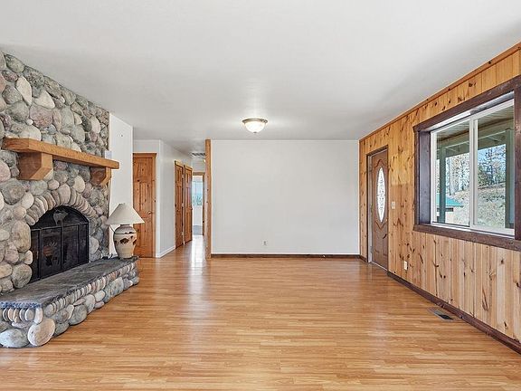 3rd image of 3655 Breckenridge Rd