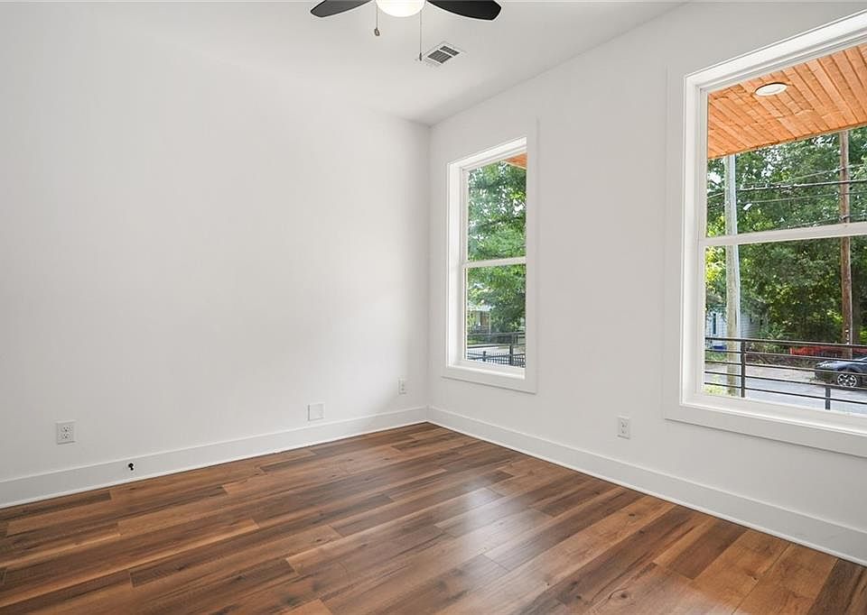 Front downstairs bedroom