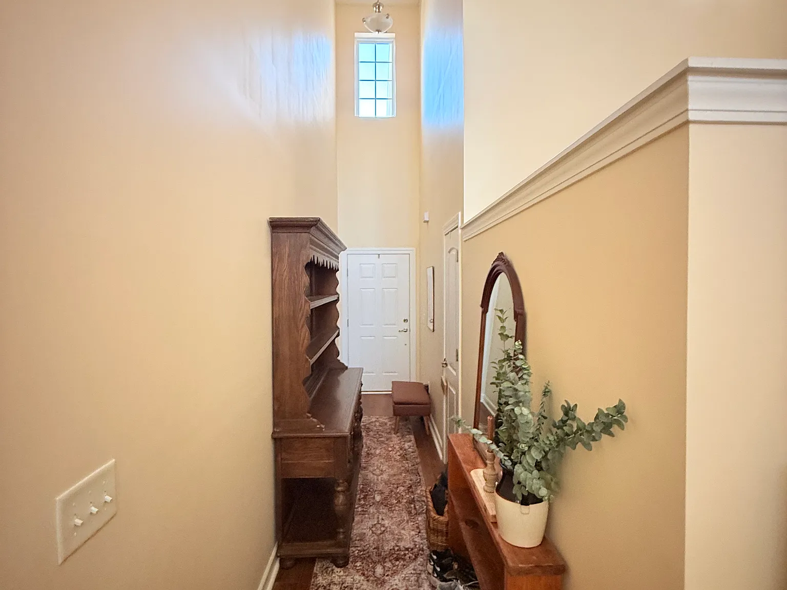 3 bed, 2.5 bath, 1851 sqft, $1,900 — Photo 2