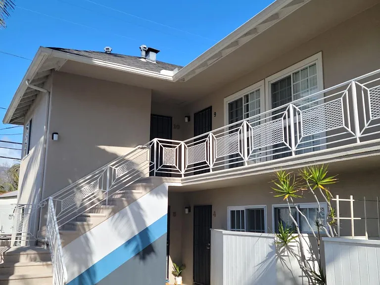 405 Corona Del Mar #4 — Photo 2
