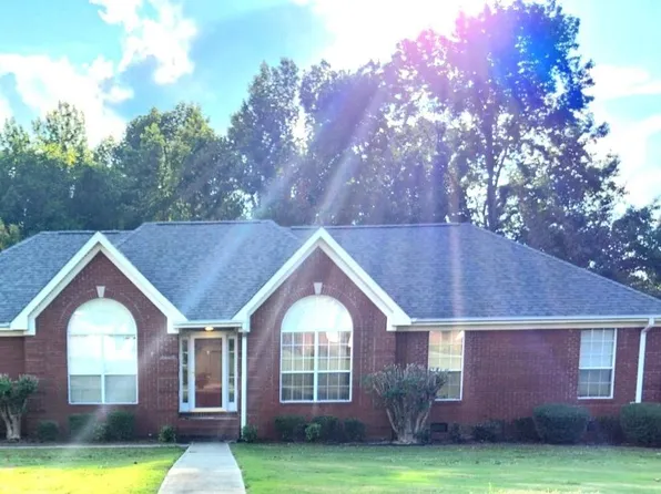 221 Meadow Ln, Russellville, AL 35653