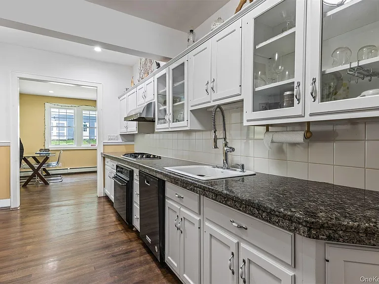 245 Main St #1 — Photo 8