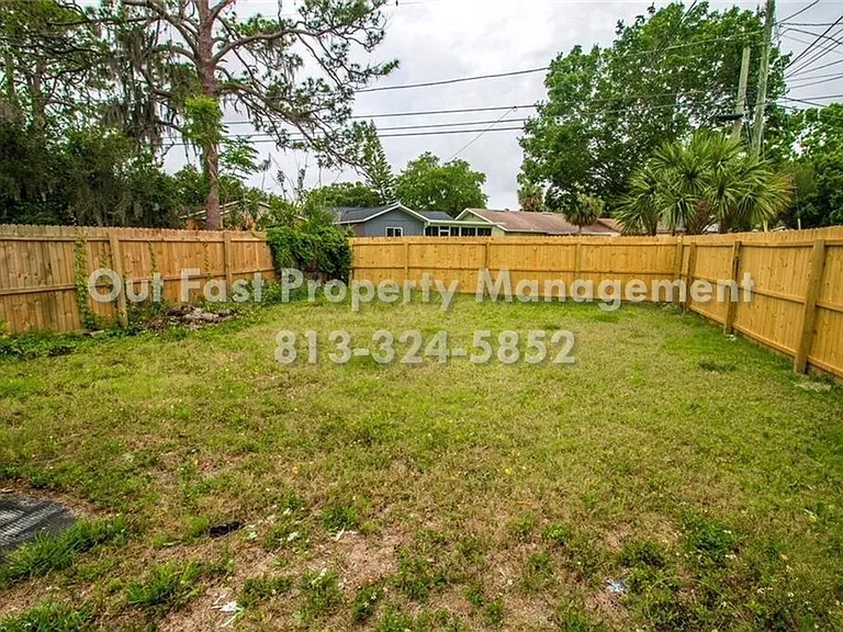 226 SW Lincoln Cir N #B — Photo 10