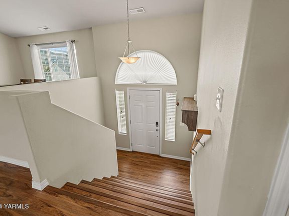 4th image of 1705 W Naches Ave
