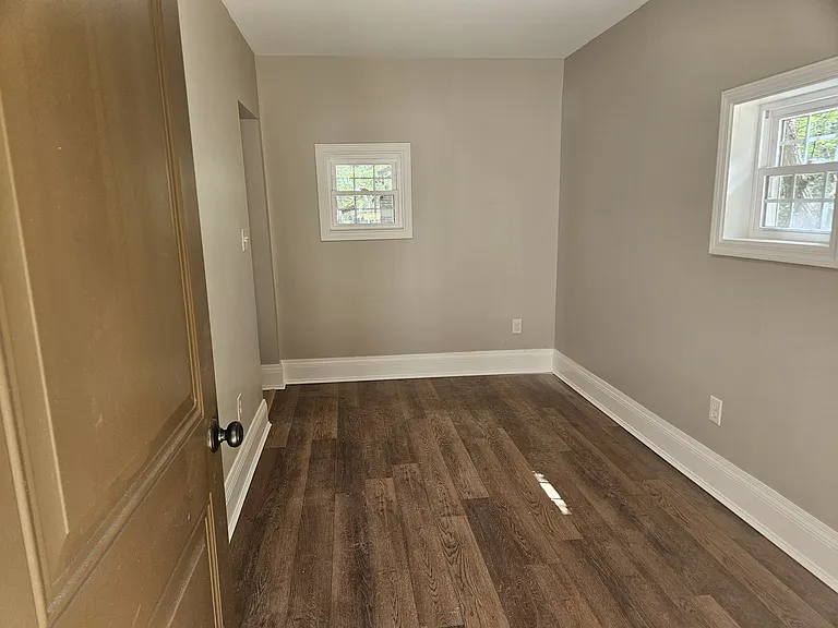 347 State St — Photo 18