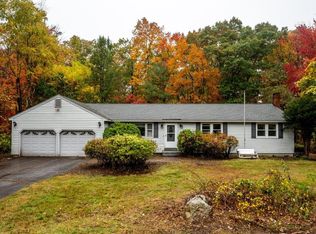 10 Lancaster Drive, Londonderry, NH 03053