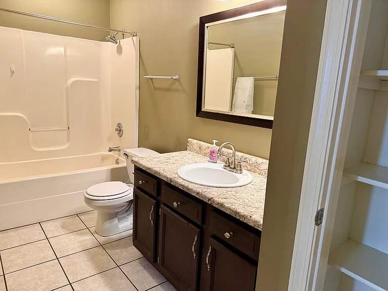 1721 Eastgate Cir — Photo 25