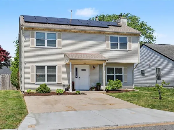 1889 Gershwin Dr, Virginia Beach, VA 23454