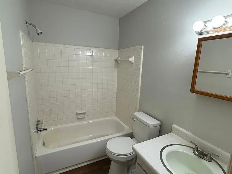301 E Choccolocco St — Photo 4