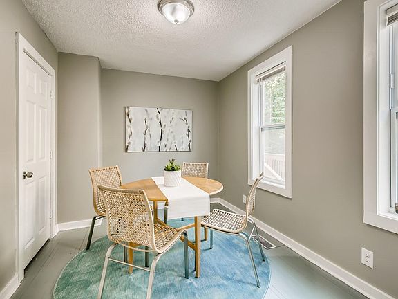 3rd image of 554 Charles Ave