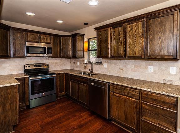 5th image of 2630 Arlington Ln