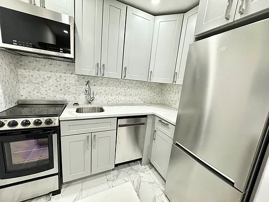 Rented by J PRESTON AND ASSOCIATES INC | media 4