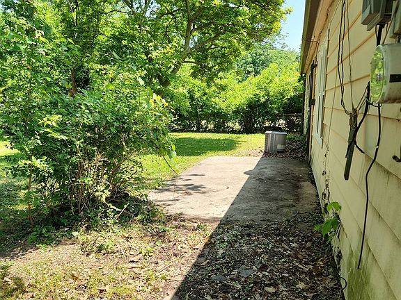 3rd image of 6214 Meadowlark Dr