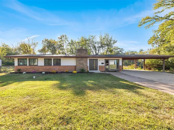 910 Volz Dr, Saint Louis, MO 63126
