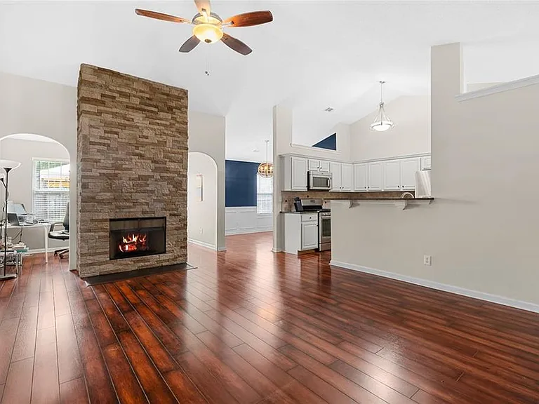 1755 Arborwood Dr — Photo 9