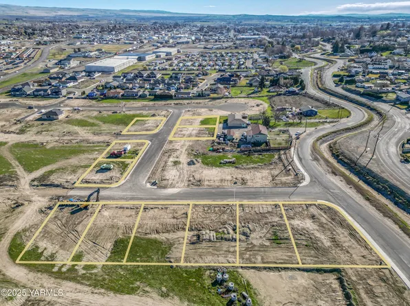 708 San Mateo Ave, Sunnyside, WA 98944