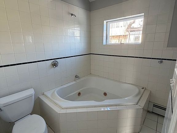 4th image of 18 Grove St #2