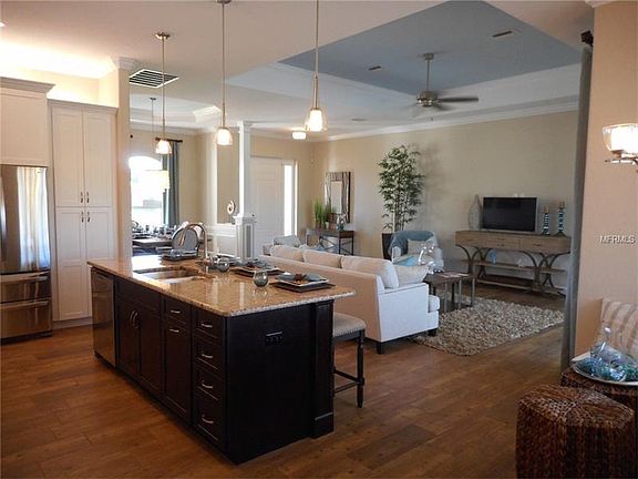 4th image of 61 Pinehurst Ct
