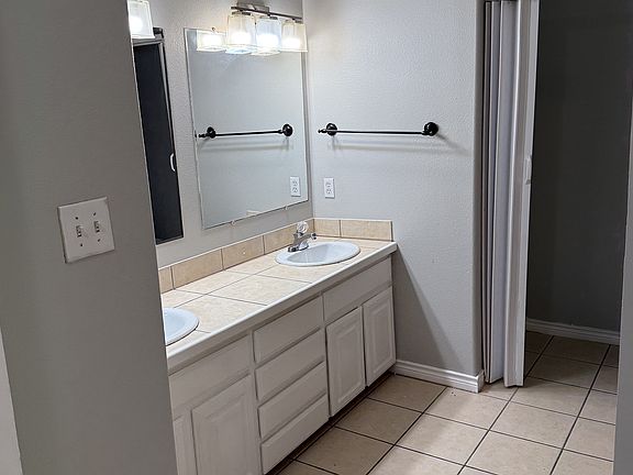 3rd image of 4513 Cedar Pass Dr