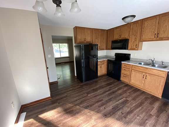 Kitchen w/all electric appliances
