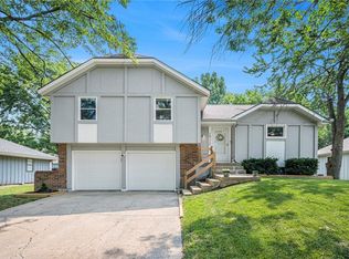 15117 S Kaw Dr, Olathe, KS 66062