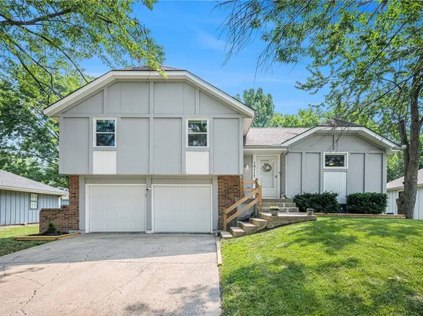15117 S Kaw Dr, Olathe, KS 66062