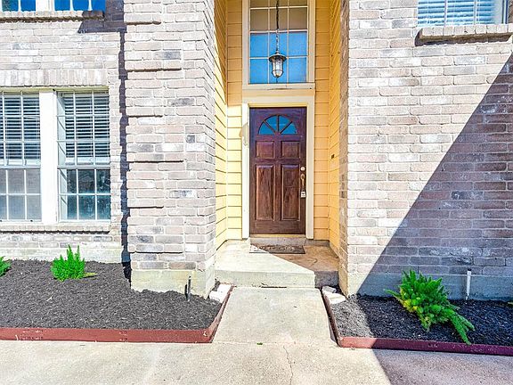 4th image of 15606 Thornbrook Drive