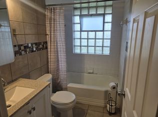 1209 Edgewater Dr, Saint Louis, MO 63137