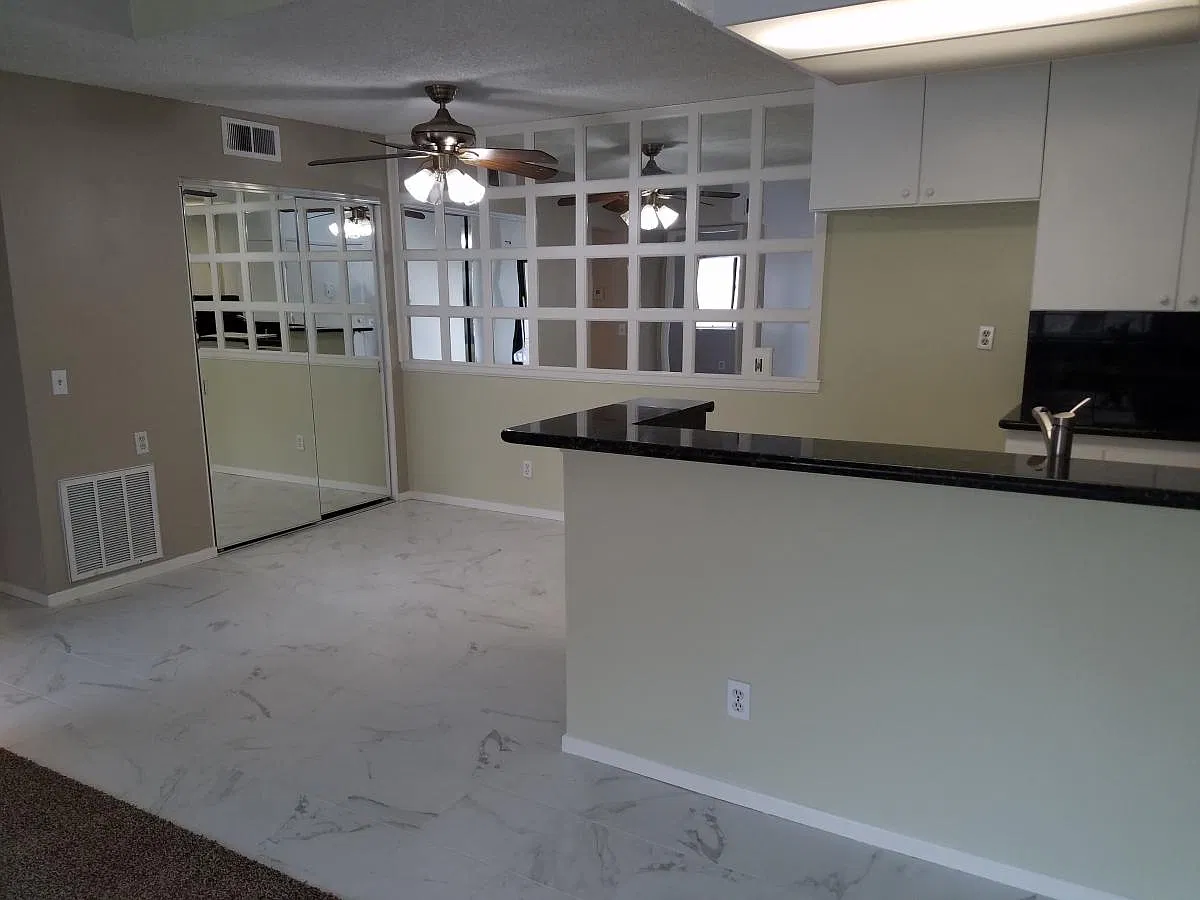 2 bed, 900 sqft, $2,395 — Photo 2