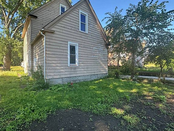 3rd image of 905 E Buchtel Ave