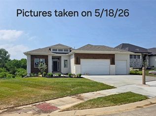 11216 S Gleason Rd, Olathe, KS 66061