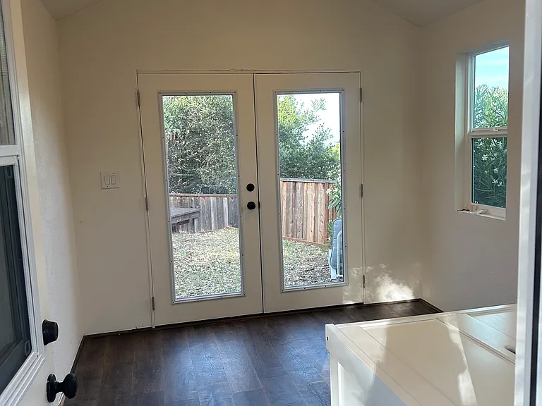735 Glenmere Way #B — Photo 8